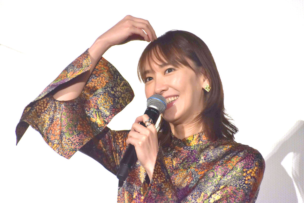 新垣結衣、子役のサプライズに「胸いっぱい」　映画「ゴーストブック　おばけずかん」初日舞台あいさつ　(スポーツ報知)