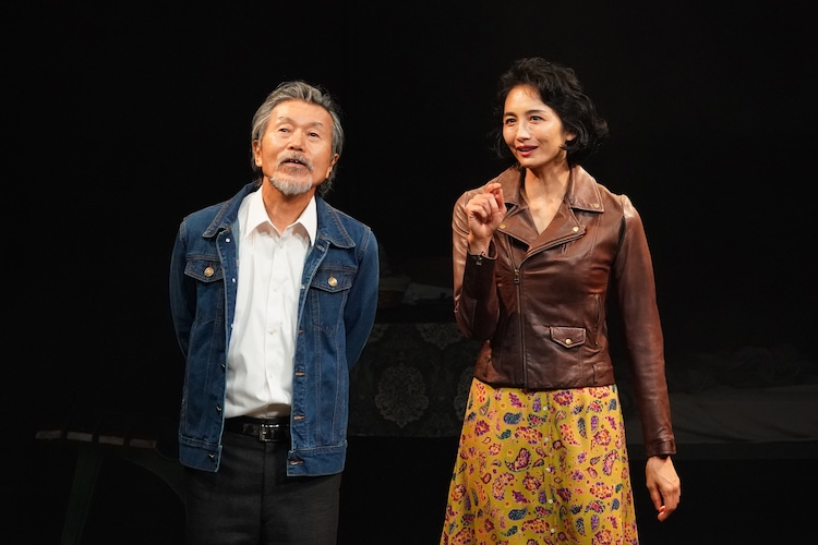 濃密で芳醇な空気を味わって、小島聖・平田満の二人芝居「ハイゼンベルク」開幕(ステージナタリー)