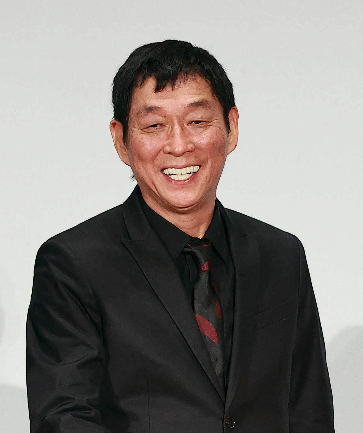 明石家さんま、アキレス腱断裂の岡村隆史心配して連絡「まだ笑いのアキレス腱切れてません」(日刊スポーツ)