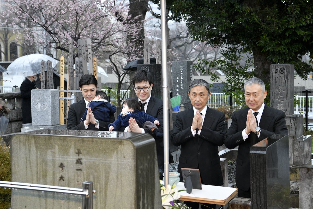 四世中村雀右衛門さんの十三回忌追善法要が営まれる(サンケイスポーツ)