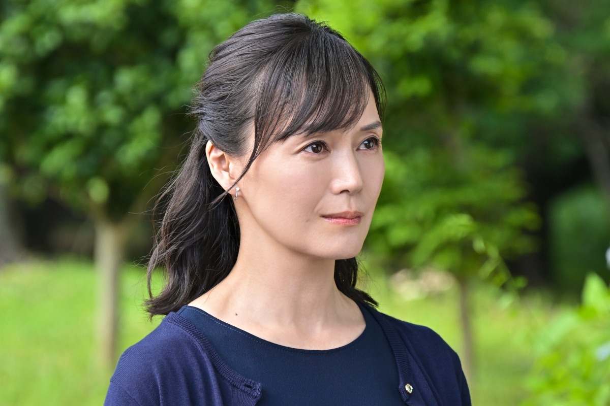 奥貫薫が楠見（松村北斗）の亡き妻・瑠衣（松井愛莉）の母親役で『西園寺さんは家事をしない』第3話にゲスト出演(TV LIFE web)