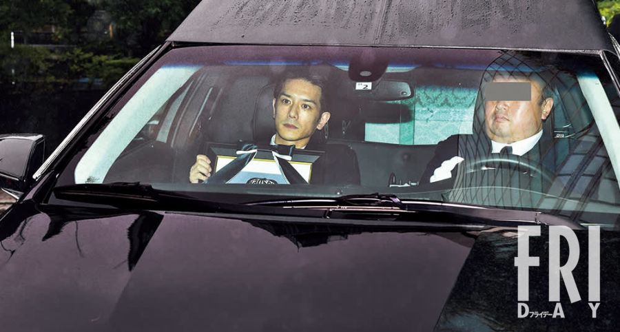 【一強が崩れた先に…】滝沢秀明がジャニーズからTOBEへと持ち出した「何よりも大切なモノ」(FRIDAY)