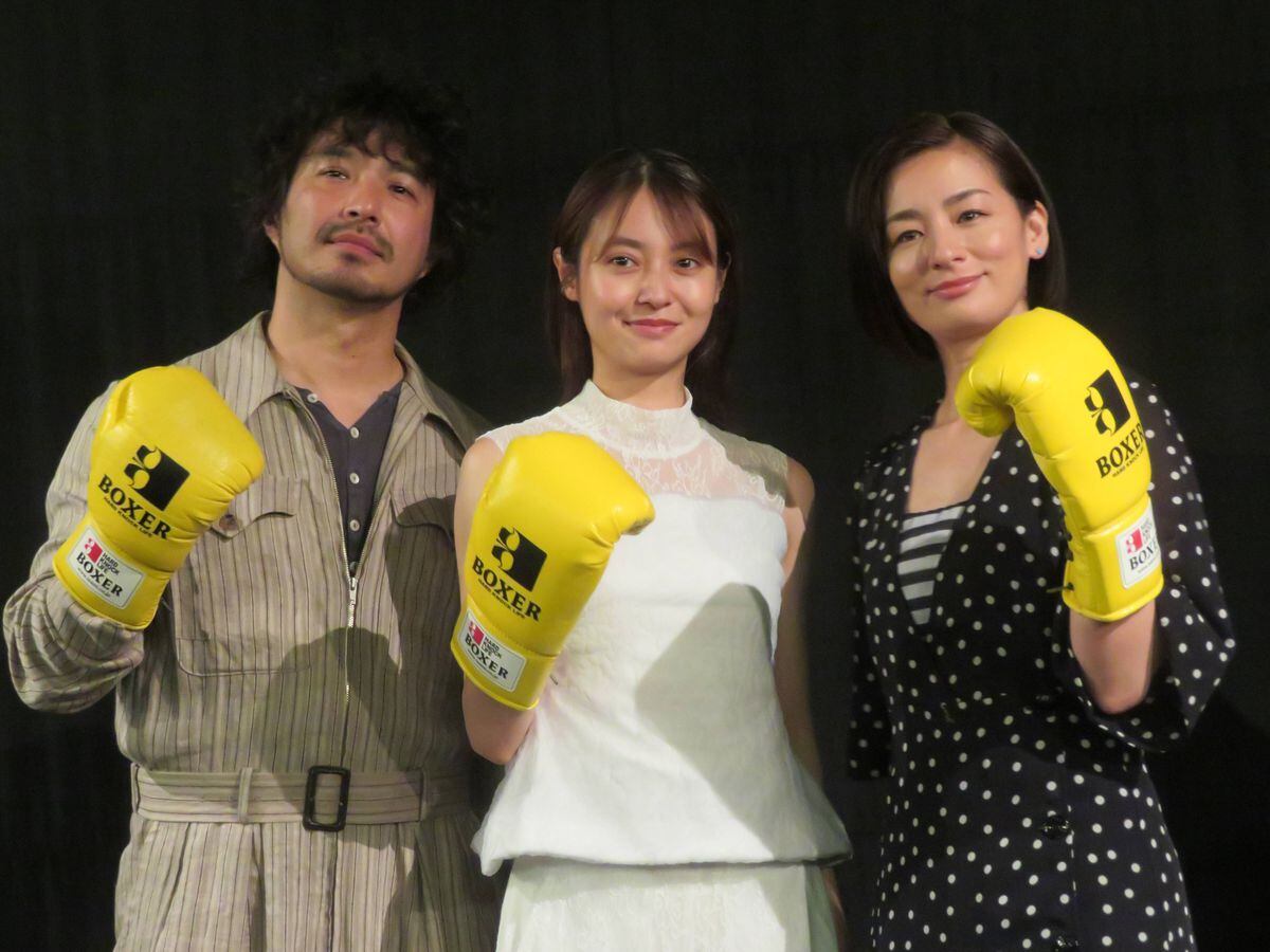 尾野真千子、フィリピンロケを回顧「暖かい場所だと思っていたら寒かった」　映画「ＤｉｔＯ」の公開記念舞台あいさつ(サンケイスポーツ)