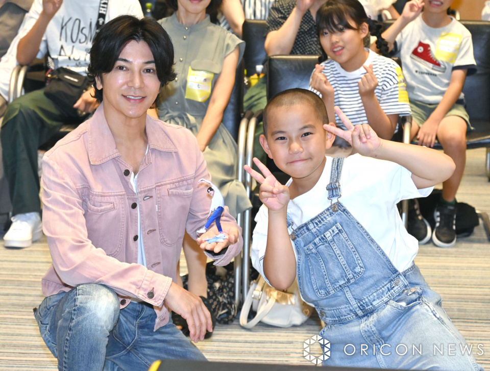 武田真治、30年前に演じた“南くん”ジャケットで登場「大事に取っていた」　親子試写会で“親世代”ファンが歓喜(オリコン)