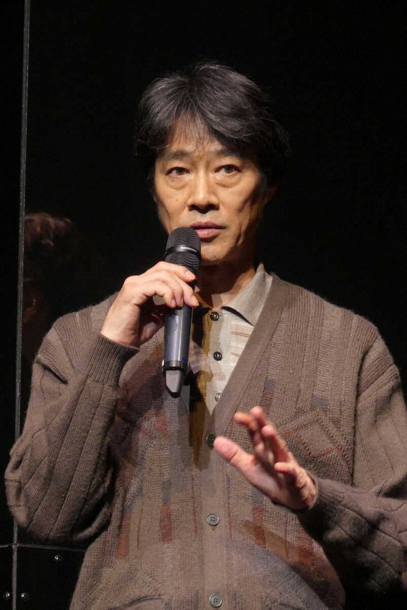 堤真一「何でバレーボールやねん」と言いつつ…稽古場の“遊び”で本気になりすぎ、翌日に筋肉痛(スポニチアネックス)