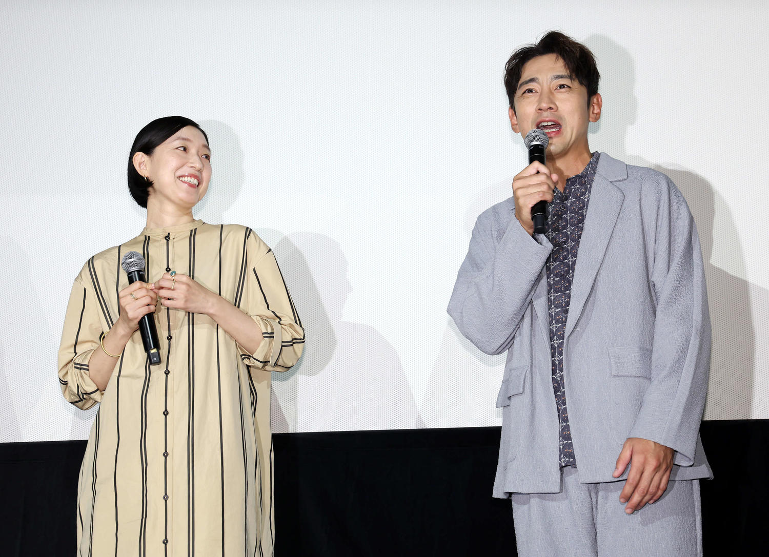 夫婦役の江口のりこ「覚えてません」小泉孝太郎「心苦しい」映画「愛に乱暴」公開御礼トークショー(日刊スポーツ)