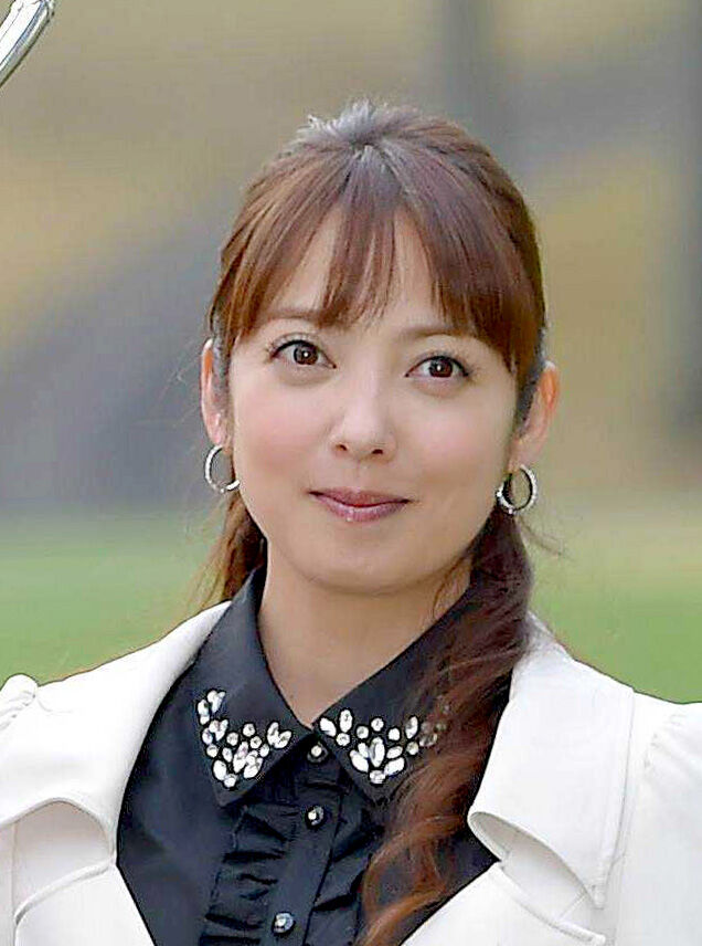 「４５には見えん」中山エミリ、現在の姿にネット衝撃「１億年ぶりに見たけど…」「懐かしい」(スポーツ報知)