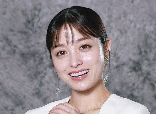 『おむすび』結・橋本環奈の回想シーンにネット沸く 「次々とスゲェーキャストさんが」「お父さんそっくりに」 【ネタバレ注意】(中日スポーツ)