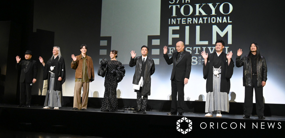 東京国際映画祭OPセレモニーに山田孝之・鞘師里保・野村周平ら映画『十一人の賊軍』キャスト集合　撮影中とは違う“きれいな姿”に白石和彌監督「感無量」(オリコン)