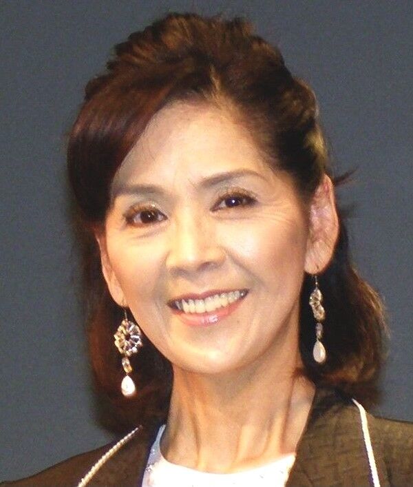 「載せたら怒られそうですがご披露」柏木由紀子、「元気だったら１０１歳」の美人母と顔出しツーショット(スポーツ報知)