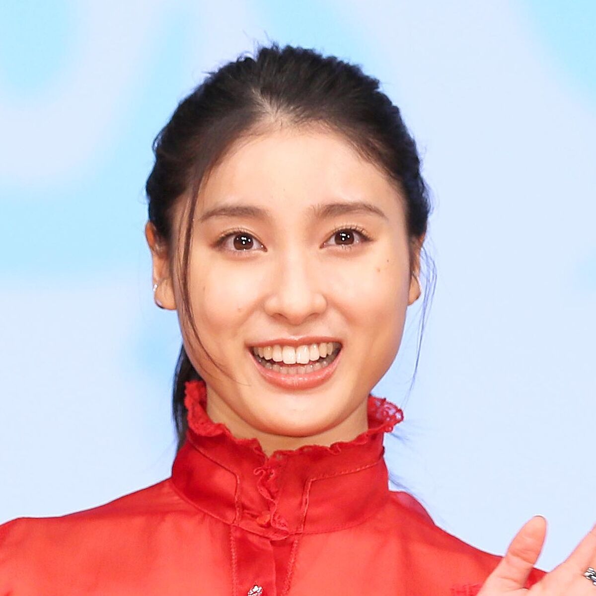 土屋太鳳　美人母の顔出しが「そっくり」と反響！俳優の弟が公開「美男美女」「ママ似なんだな」(スポーツ報知)