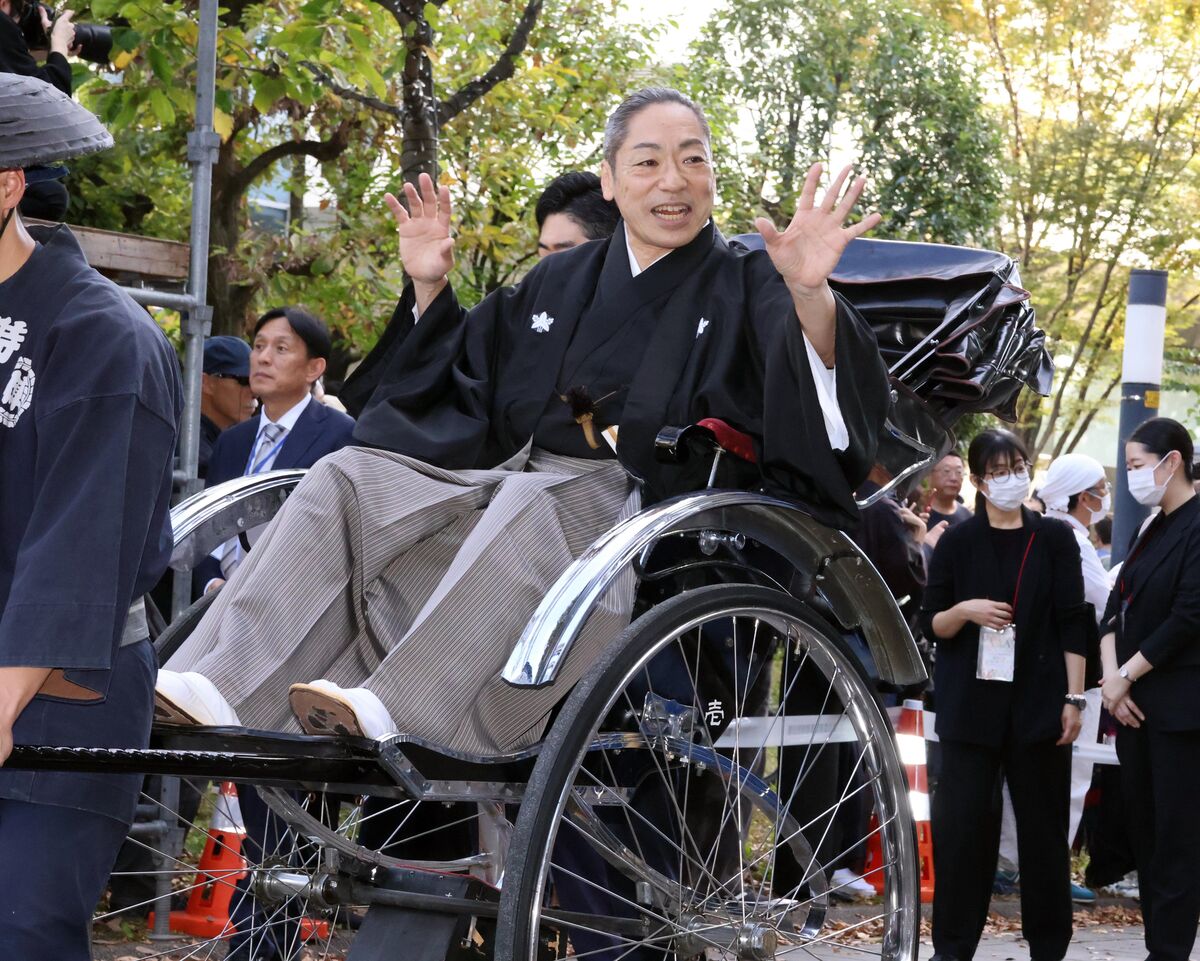 市川中車、沿道のファンから「テレビにも戻ってきてください！」の声に「頑張ります！」(スポーツ報知)