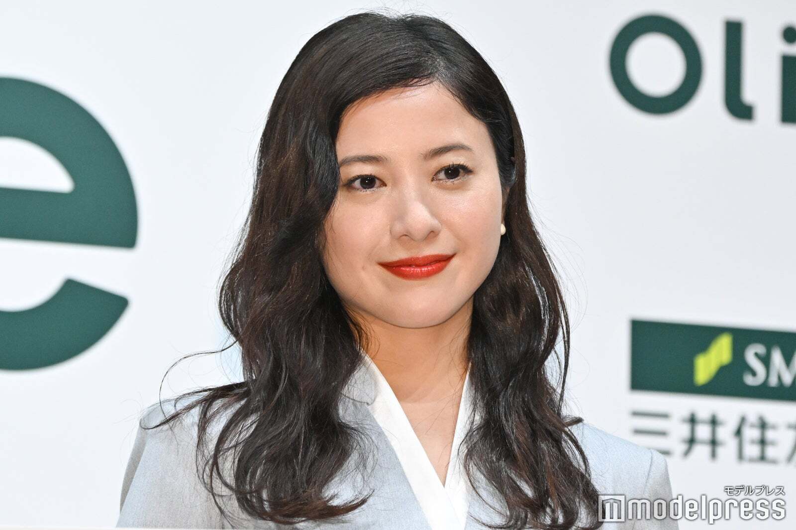 吉高由里子、明るめ茶髪で印象ガラリ イメチェン姿に「美しすぎます」「似合ってる」と反響続々(モデルプレス)