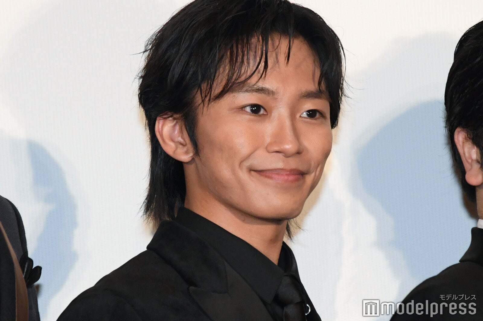 加藤清史郎、子役時代“分身写真”披露「忍たま時代エモすぎる」「丸メガネ似合う」の声(モデルプレス)