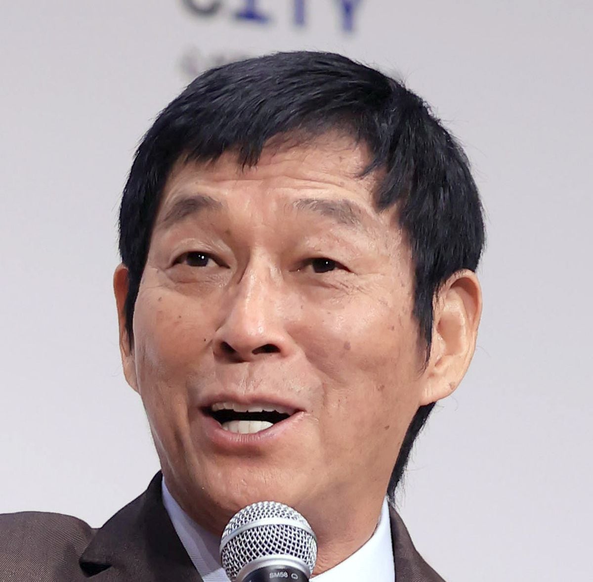 明石家さんま、芸能界引退を発表した中居正広さんに「戦友としてお疲れさまと言いたい」(サンケイスポーツ)