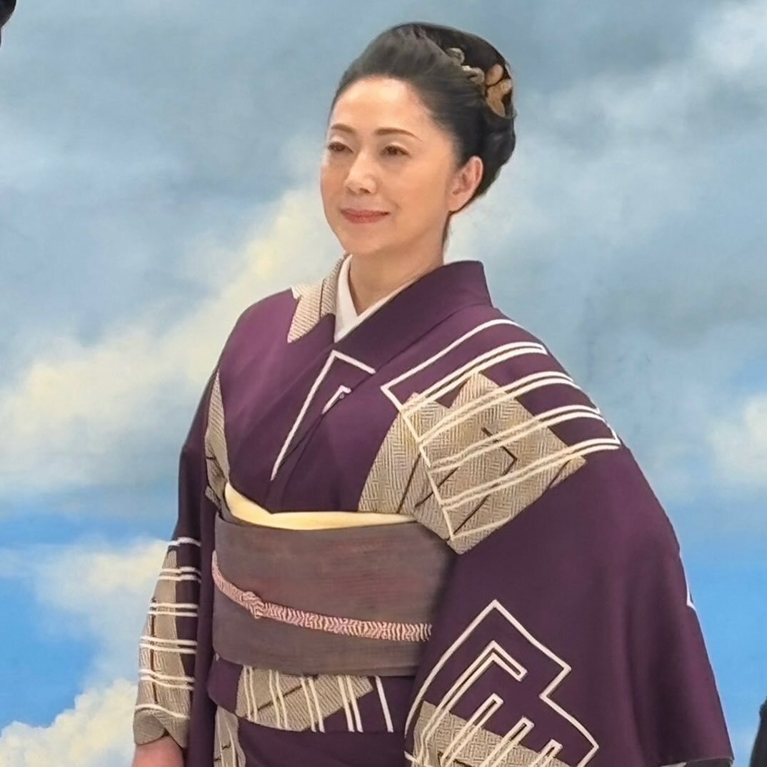 大物演歌歌手がスーパーで買い物…〝日常大公開〟＆〝全員顔出し〟家族写真が話題「お母様も娘さんもお綺麗」「豪華ファミリー」(西スポWEB OTTO！)