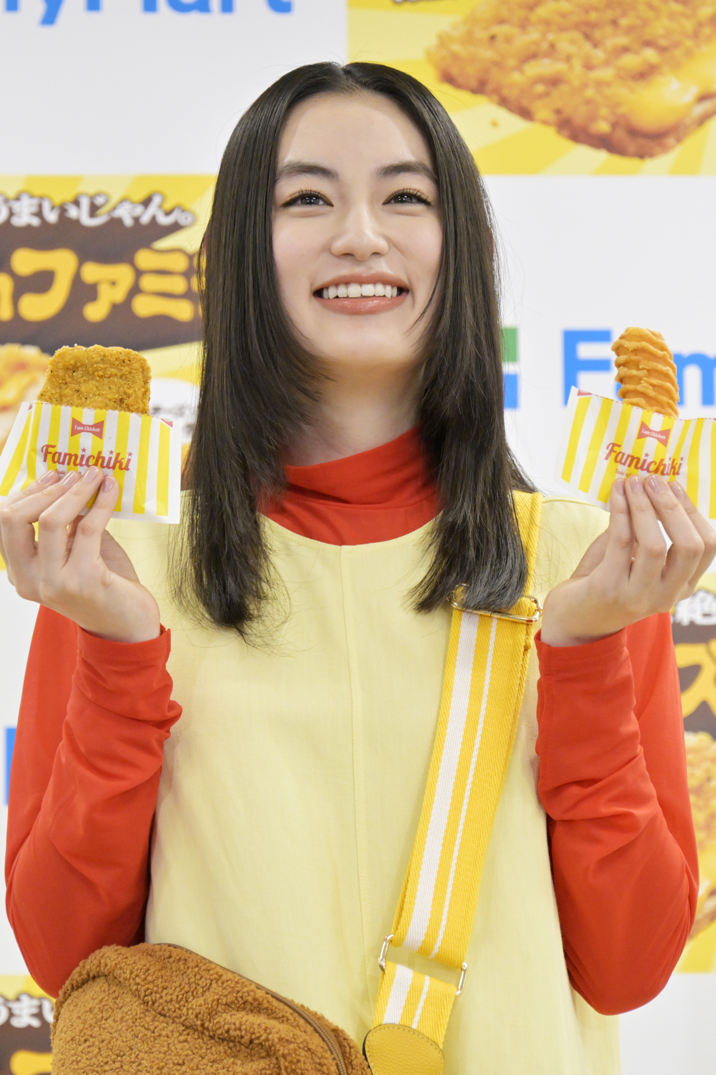 「反則です」八木莉可子の制服オフショット公開「似合いすぎ」「授業中見つめてたい」ファン絶賛(BuzzFeed Japan)