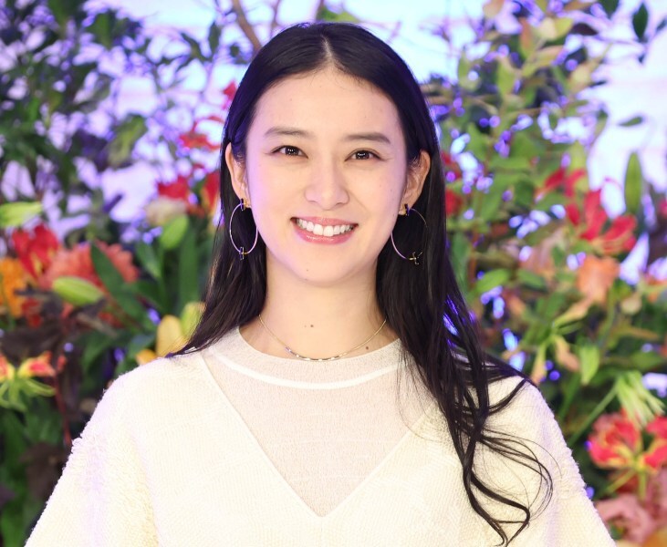 武井咲が追求するニッポンの「理想の奥さん」スタイル…第3子出産も変わらぬ美しさが評判(日刊ゲンダイDIGITAL)