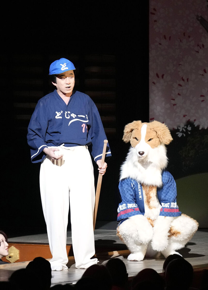 松本幸四郎、歌舞伎座「黒手組曲輪達引」大谷翔平に扮し菊五郎襲名を祝福　デコピンも登場(スポーツ報知)