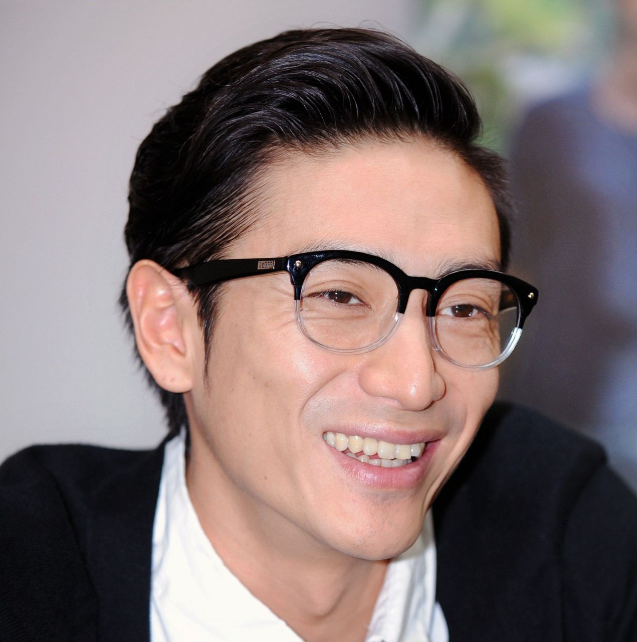 「ほとんど学生服」48歳俳優の印象〝激変〟ジャケ&ジャージと自作ピアスのスタイリング披露に「素敵な年齢の重ね方」「かっこよすぎてズキュンとなりました」(西スポWEB OTTO！)