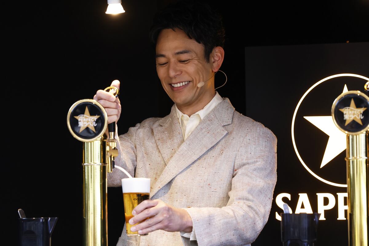 妻夫木聡、ビールのファーストサーブに「緊張」の挑戦　サッポロ黒ラベルの体験イベント(サンケイスポーツ)