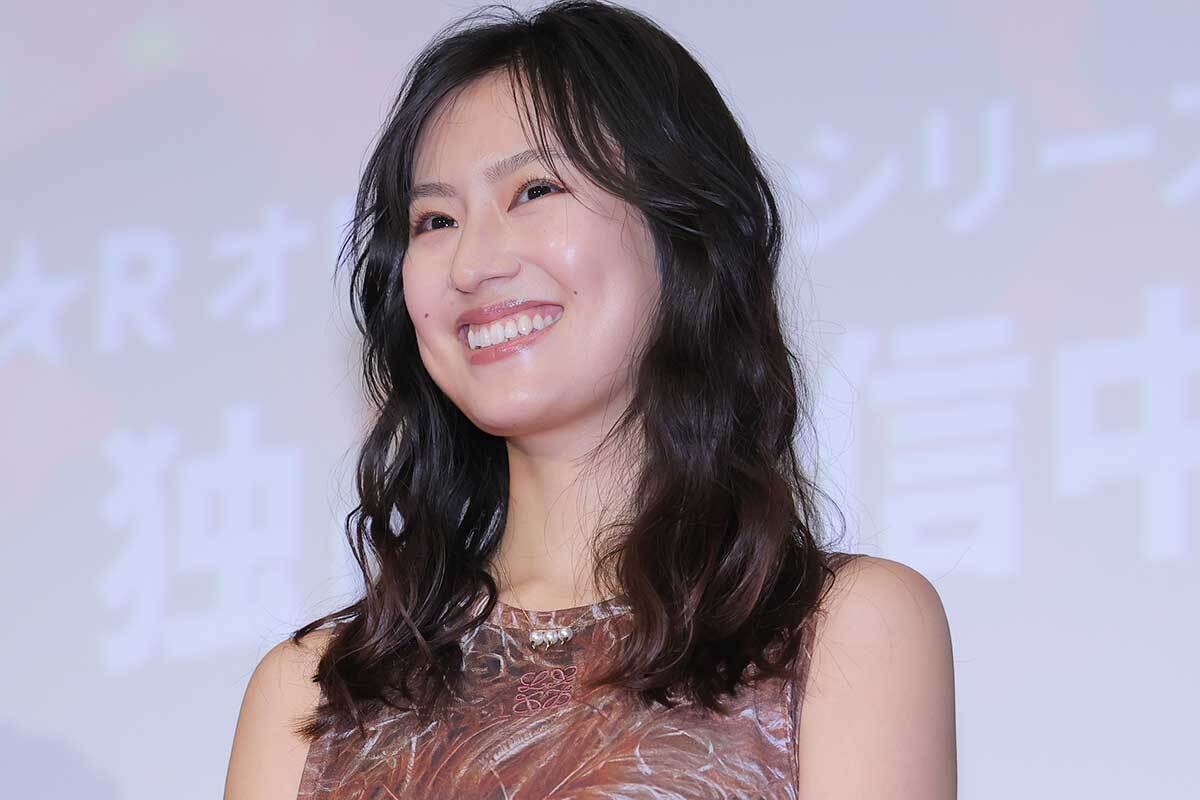 恒松祐里、全身ピンクで現場入りすることも「狂気を超えた一線みたいな顔されます」(ENCOUNT)