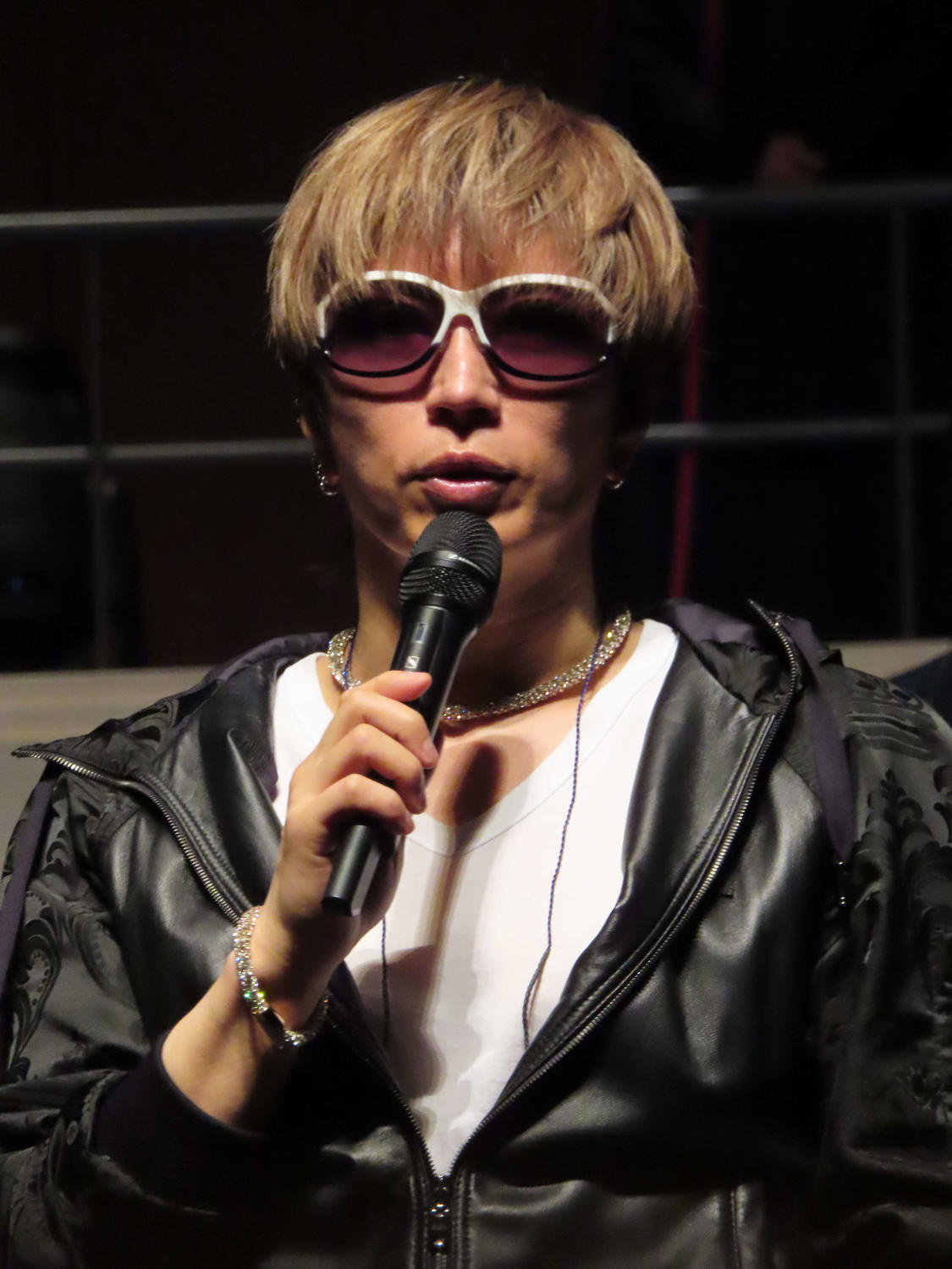 GACKT「日本中、世界へ」ロックとオーケストラが融合したコンサートの各地展開へ意欲(日刊スポーツ)