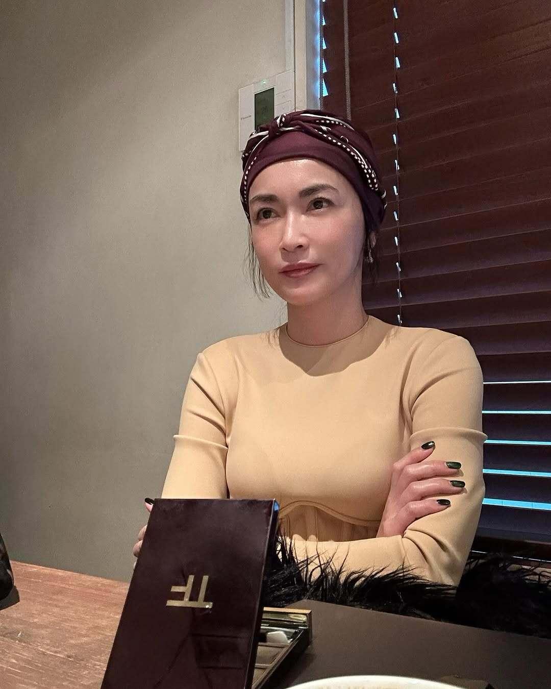 「どんどん美しく…」46歳元〝CMの女王〟美ボディ生み出すピラティス写真に「オンもオフも素敵」「自然体で好感が持てる」と反響(西スポWEB OTTO！)