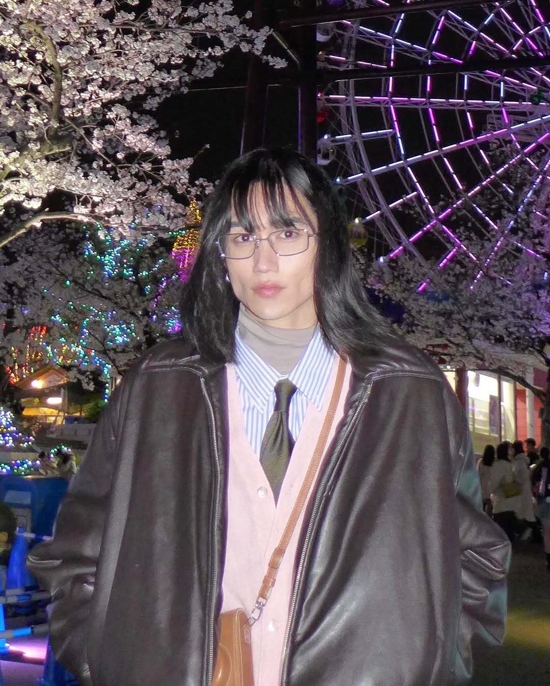 父はイケメン俳優、弟も人気急上昇中…24歳モデル〝バッサリ激変〟写真に反響「弟くんに似てますね〜。あ、逆か笑」「頬のこけ方芸術！」(西スポWEB OTTO！)